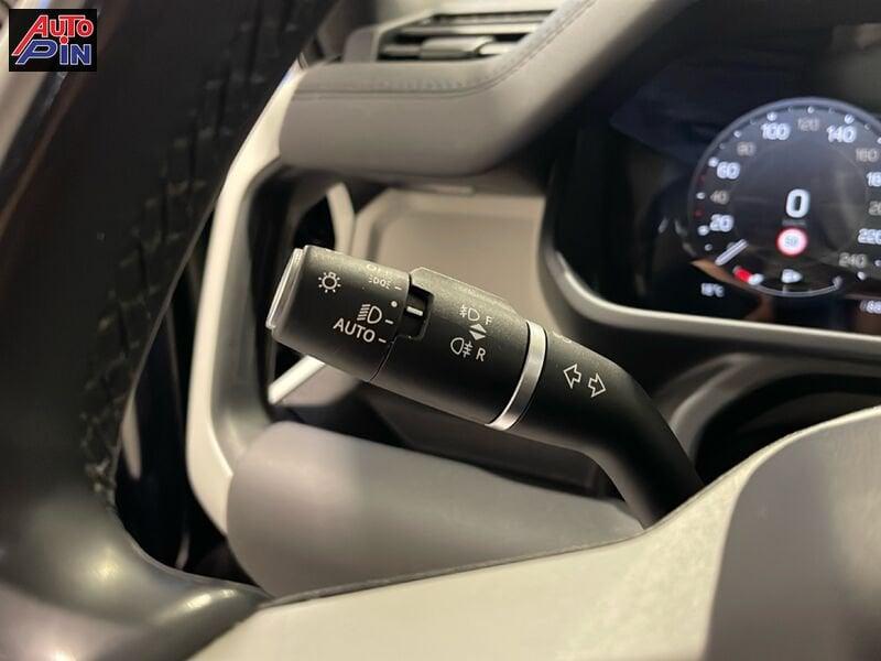 Land Rover Defender 3.0D I6 200 110 SE AWD auto.