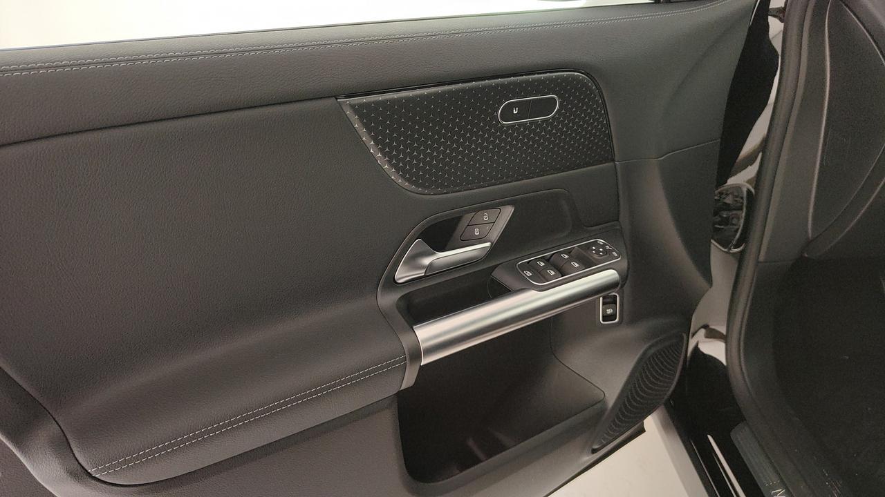 Mercedes-Benz GLA 200 d automatic