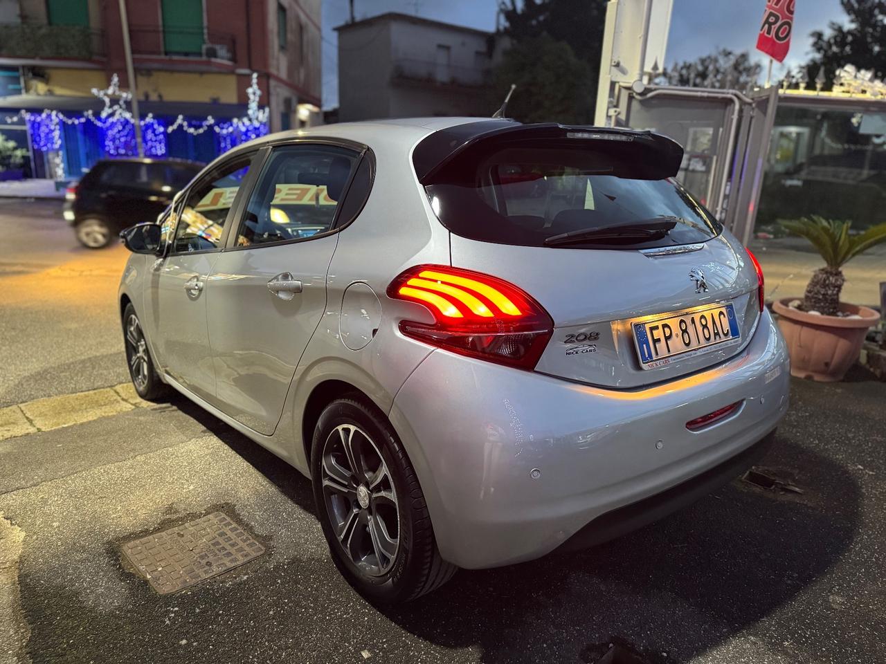 Peugeot 208 BlueHDi 75 5 porte Black Line