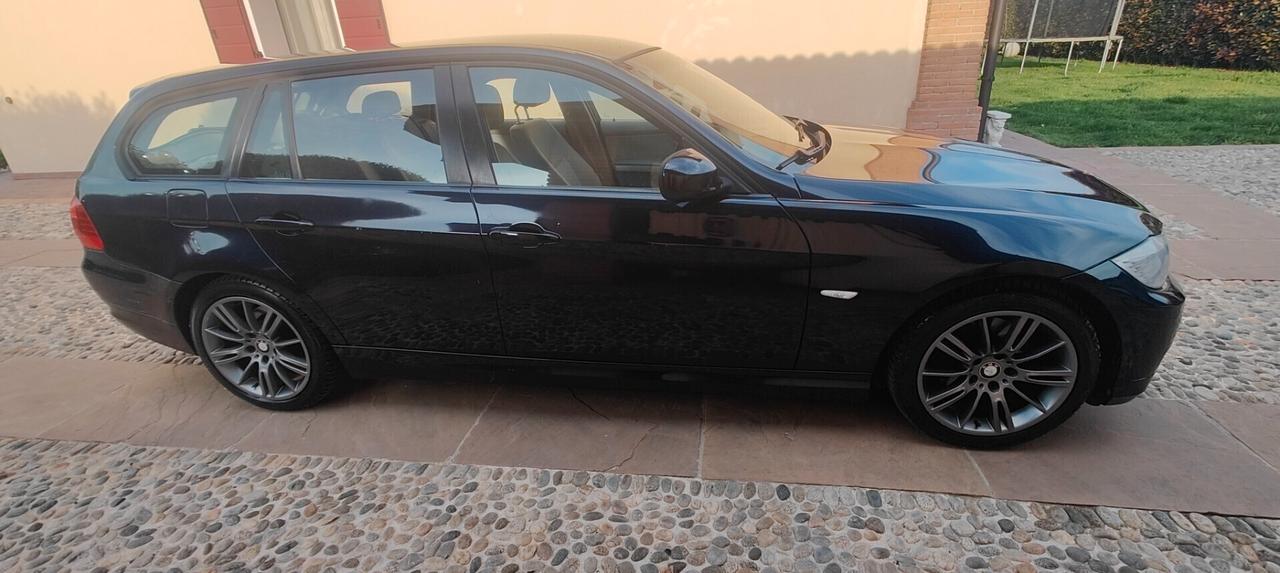 Bmw 320 320d cat Touring Attiva