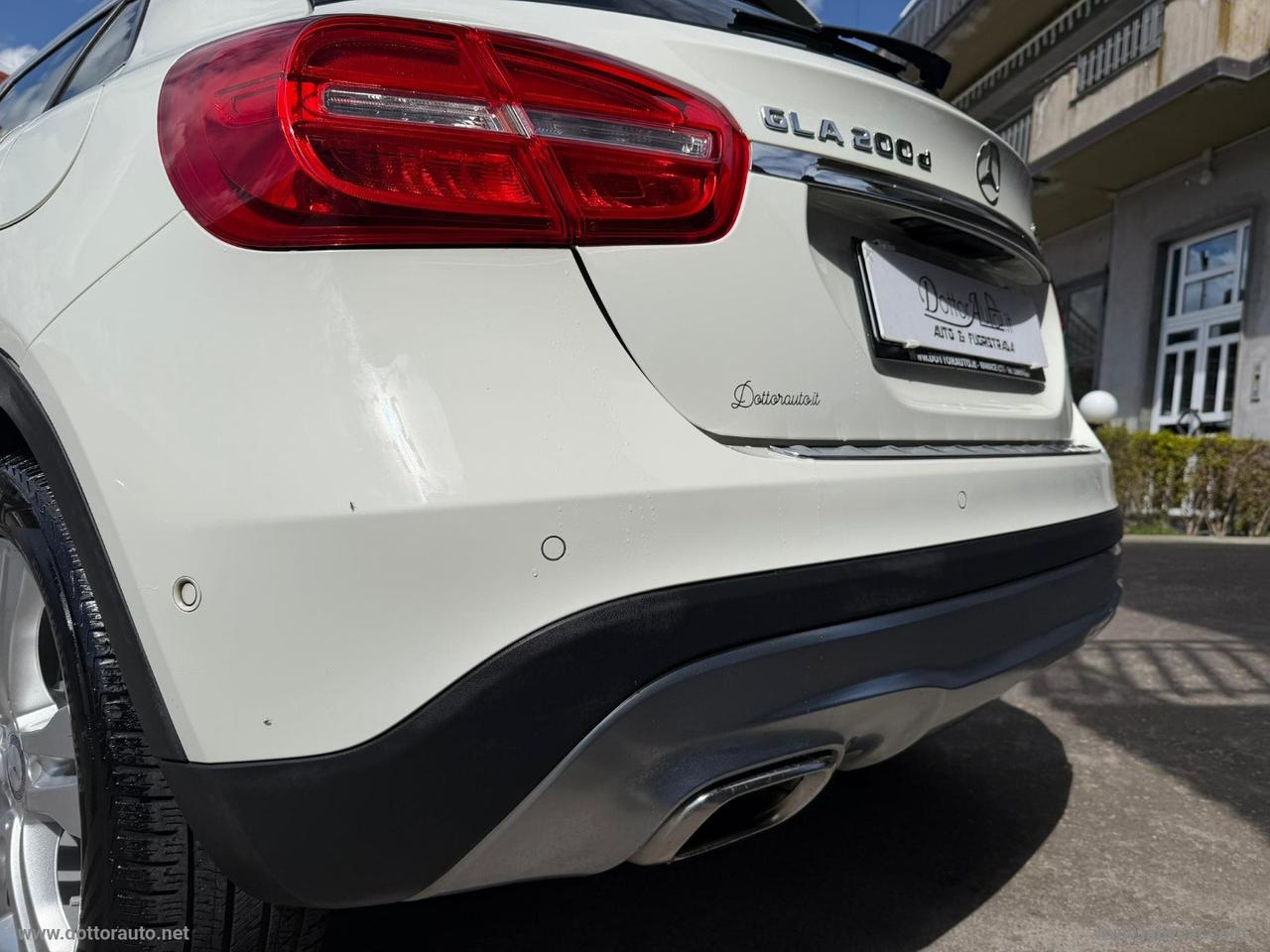 MERCEDES-BENZ GLA 200 d Automatic 4Matic Premium