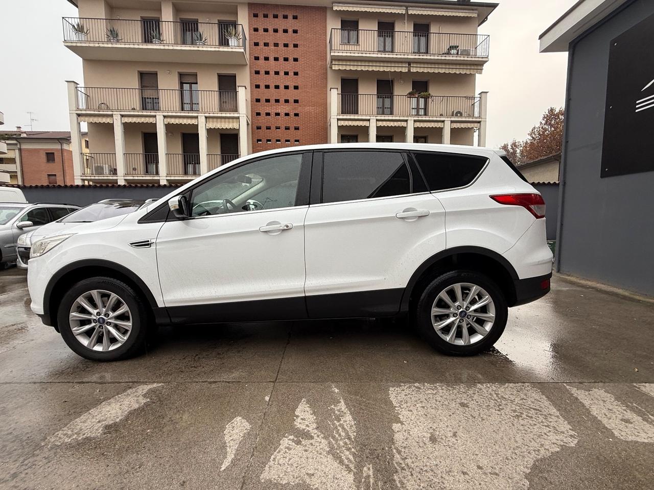 Ford Kuga 2.0 TDCI 150 CV S&S 4WD Powershift Titanium