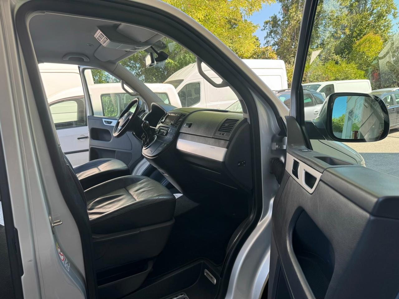 Volkswagen Multivan T5 2.0TD HIGHLINE 140cv DSG 7P