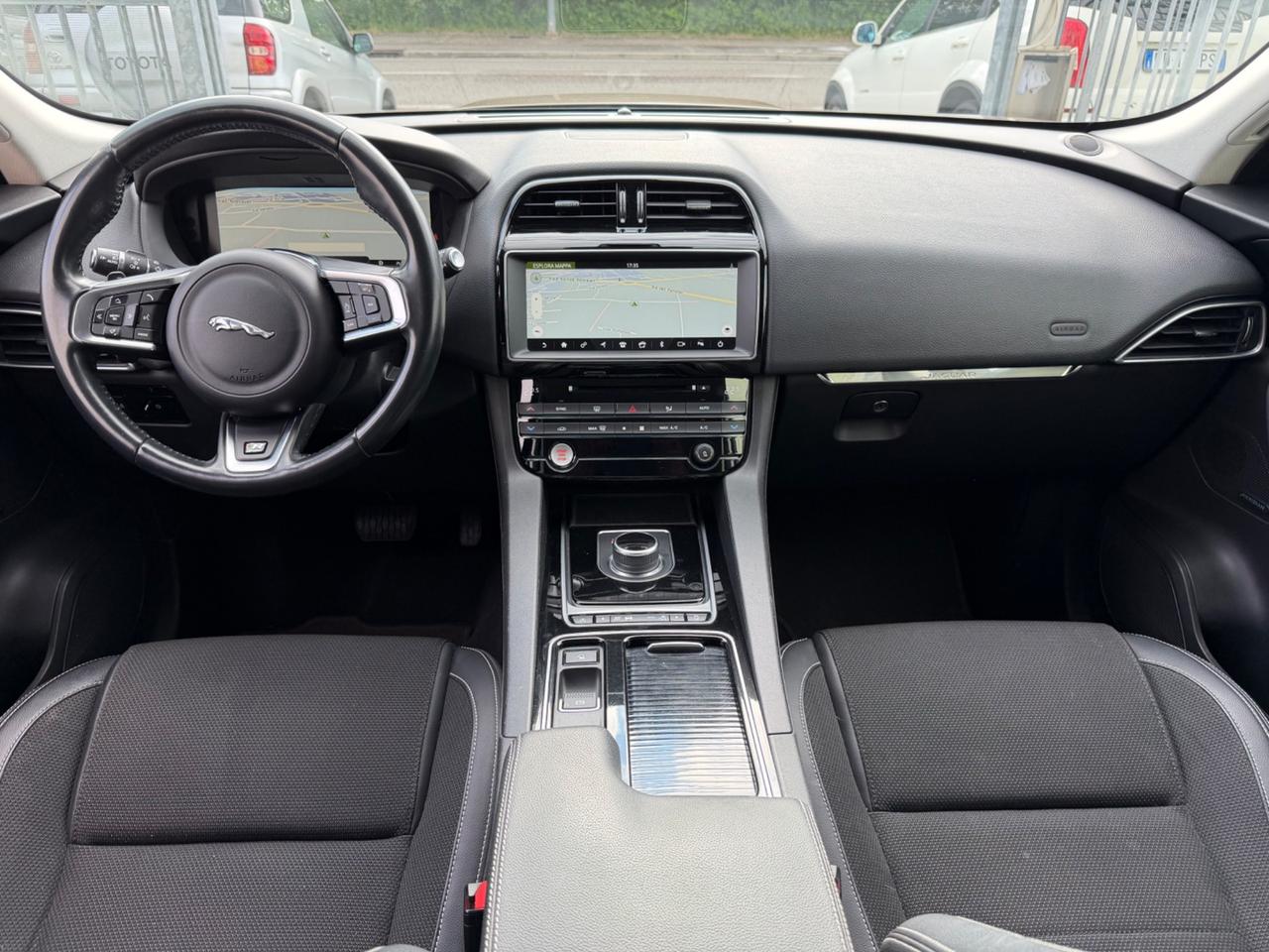 Jaguar F-Pace 2.0 D 180 CV AWD aut. R-Sport
