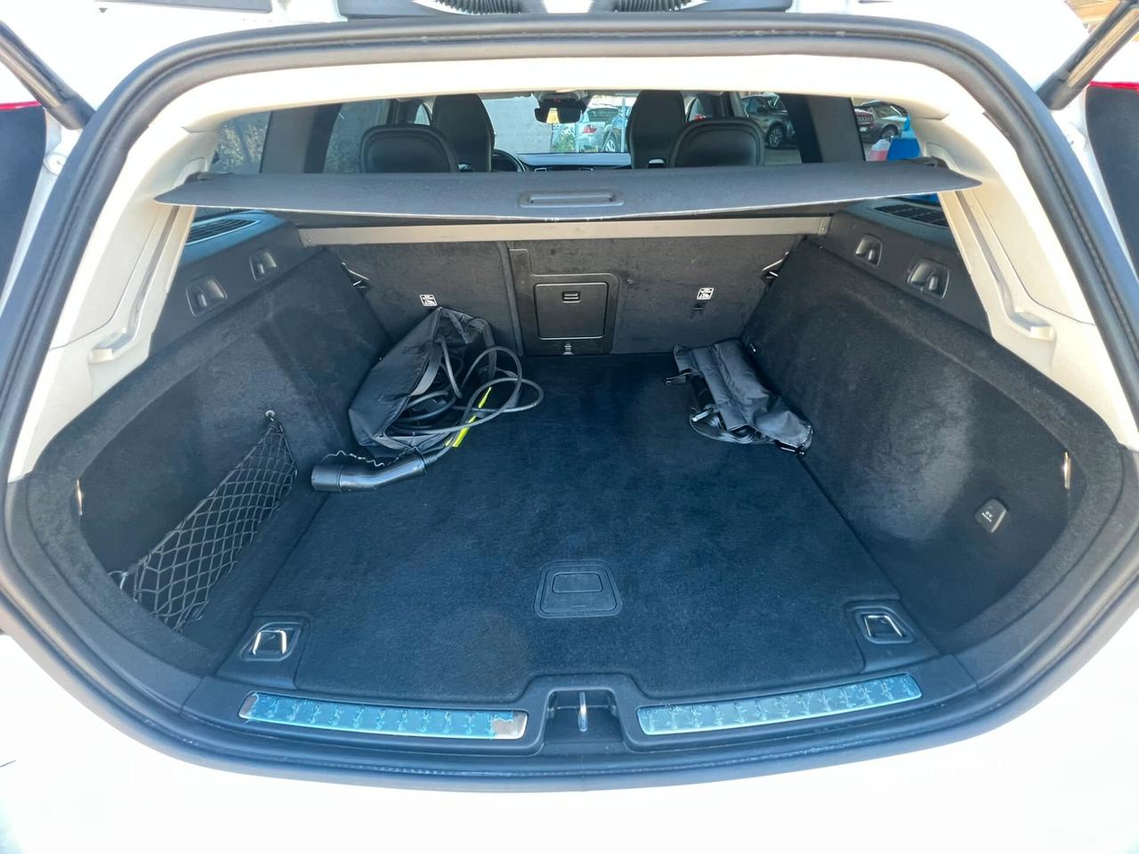 Volvo V60 T6 Recharge AWD Plug-in Hybrid Inscription