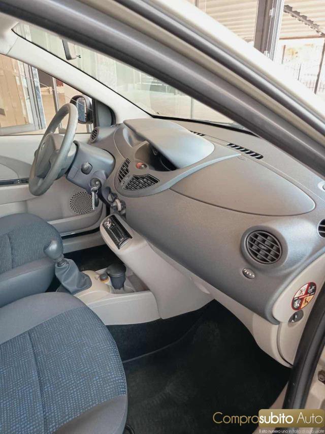 RENAULT Twingo 1.2 8V Dynamique