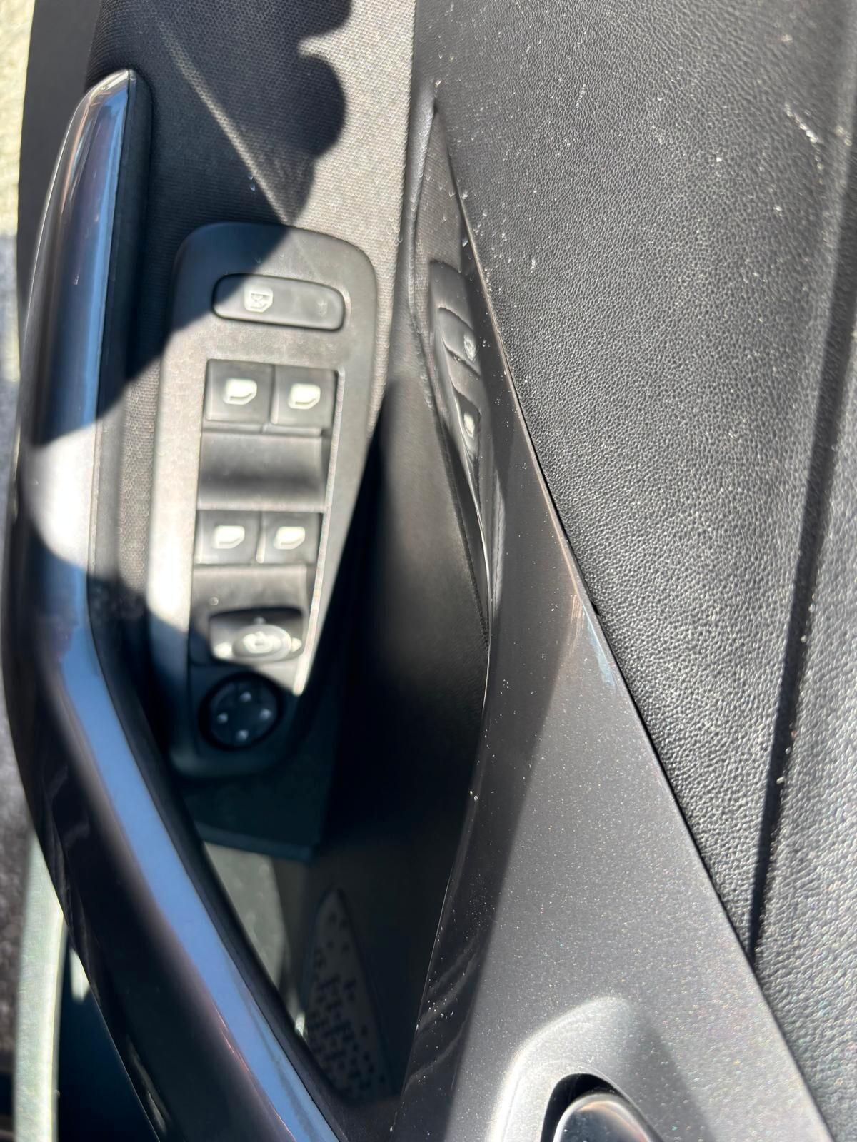 Peugeot 2008 1.2 BENZINA CV 82 Active