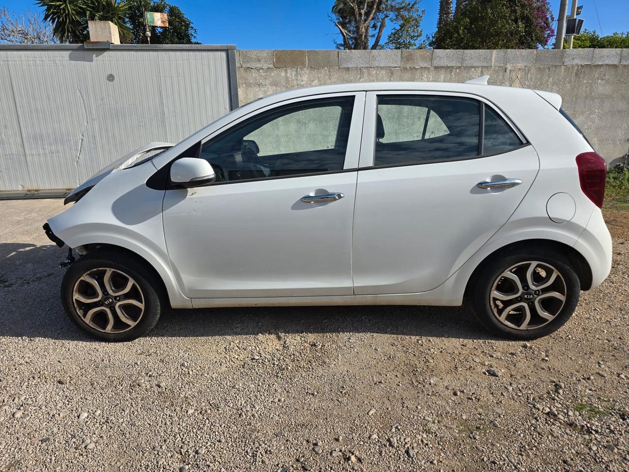 Kia Picanto 1.0 BENZ - 2020