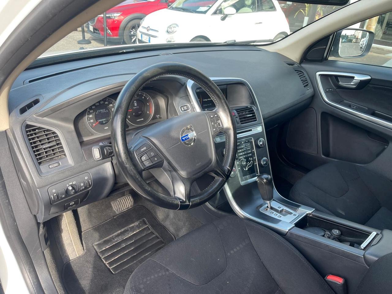 Volvo XC 60 XC60 D3 AWD Geartronic Summum