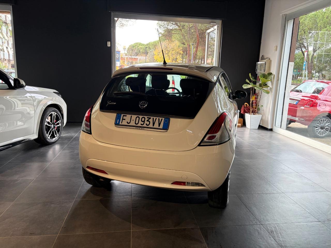 Lancia Ypsilon 1.3 MJT 16V 95 CV 5 porte S&S Silver