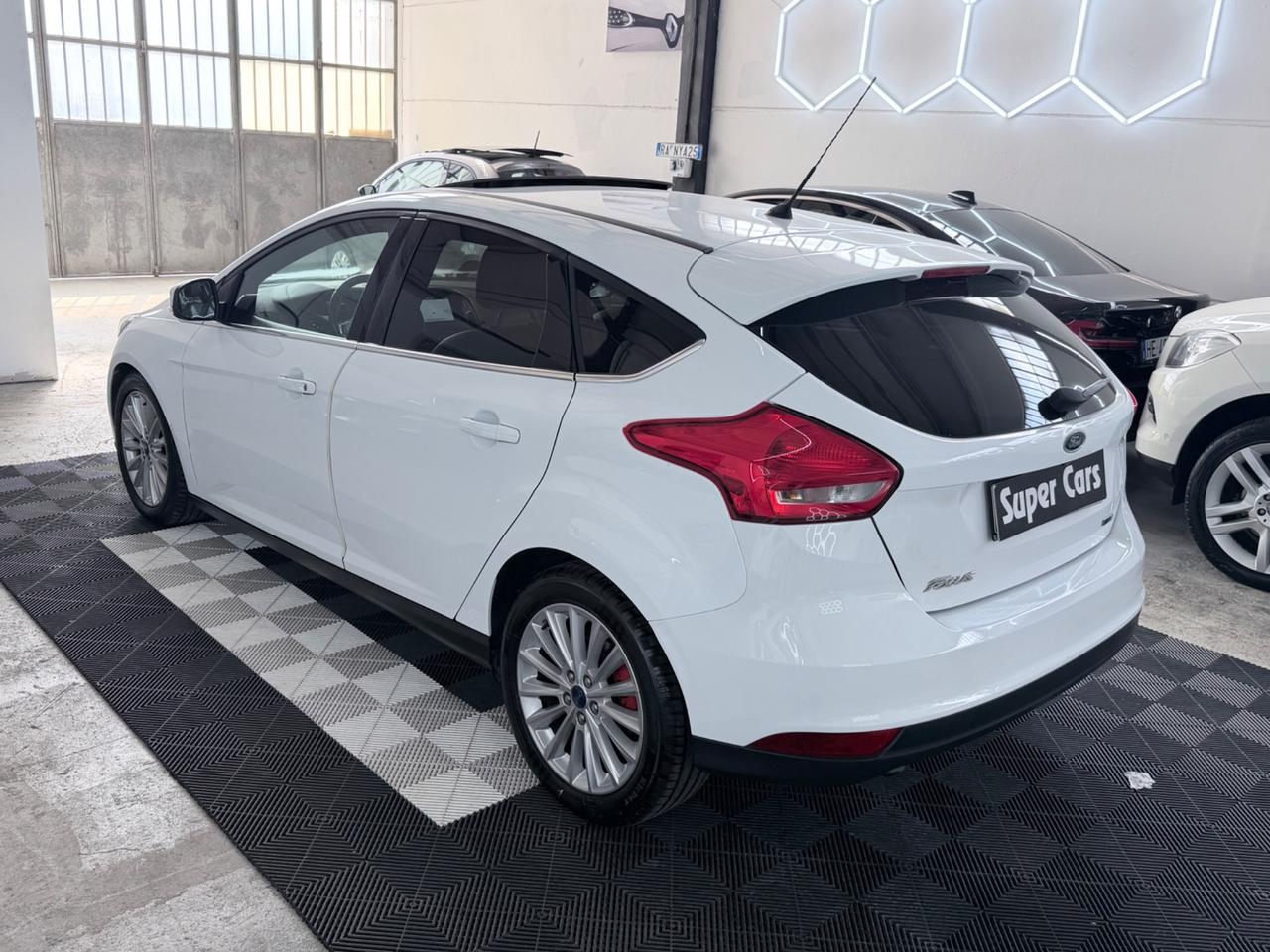 Ford Focus 1.0 EcoBoost 125CV PANORAMICO Titanium