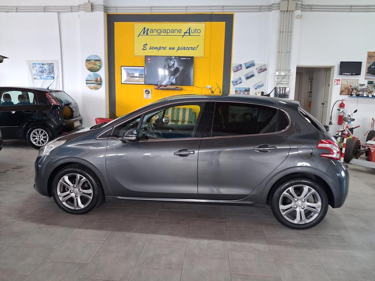 Peugeot 208 1.4 HDi 68 CV 5 porte Allure