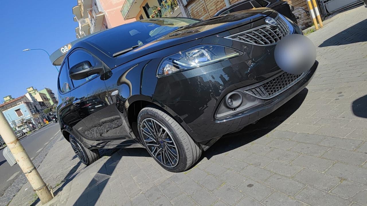 Lancia Ypsilon 1.0 HYBRID GOLD 5 porte CONSUMI RIDOTTI