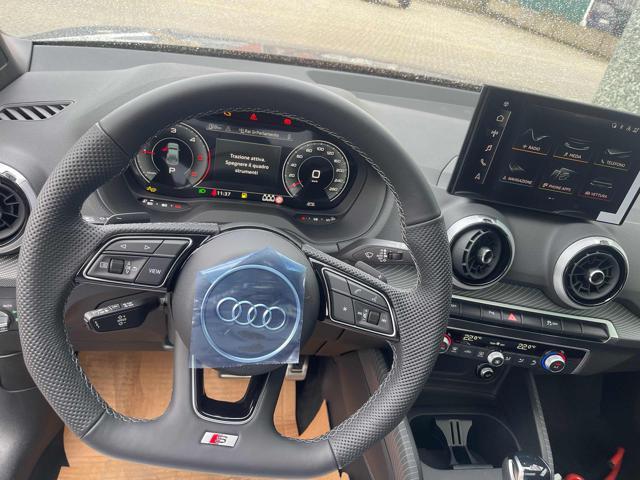 AUDI Q2 35 TDI S tronic Identity Black