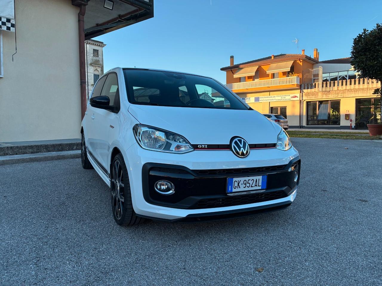 Volkswagen up! 1.0 TSI GTI BlueMotion Technology