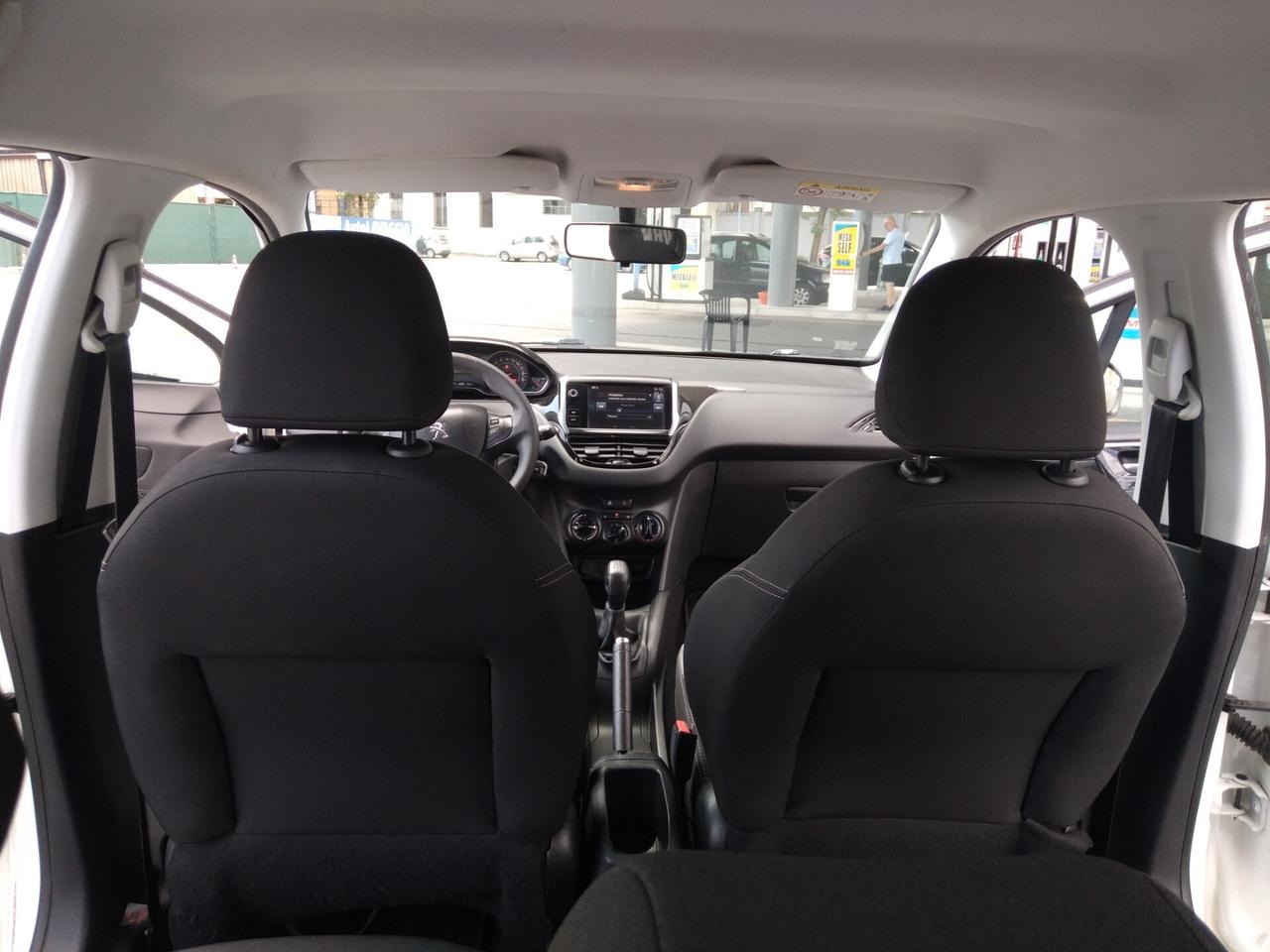 Peugeot 208 1.4 HDi 68 CV 5 porte Allure x neopatentati