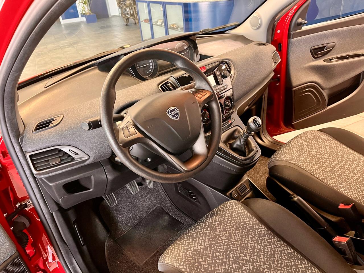 Lancia Ypsilon 1.2 69 CV 5 porte S&S Gold