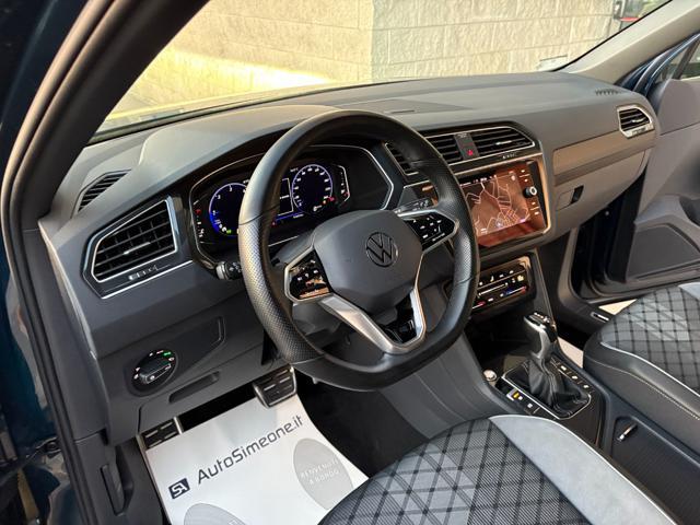 VOLKSWAGEN Tiguan 2.0 TDI 150 CV SCR DSG R-Line LUCI AMBIENTE