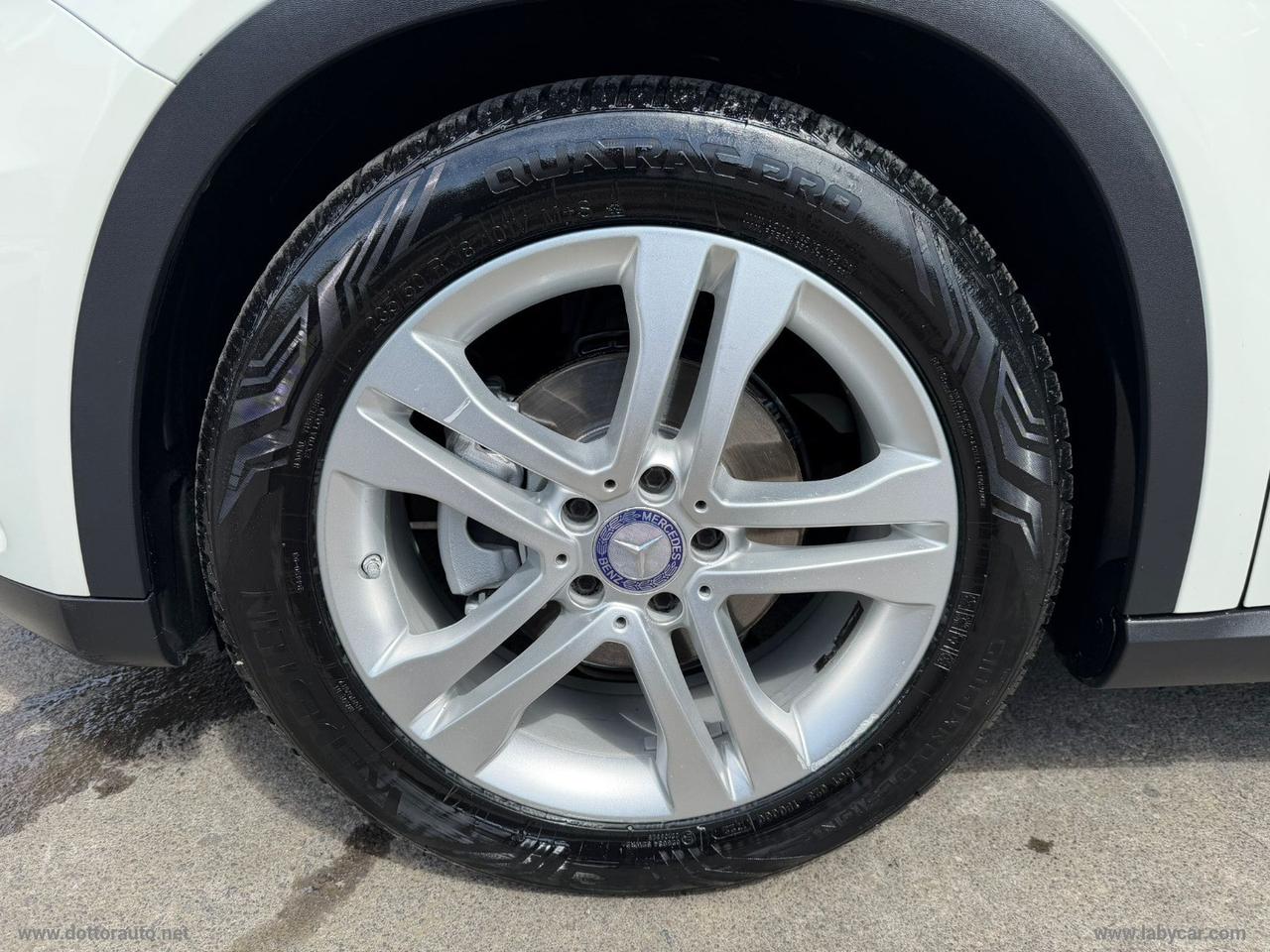 MERCEDES-BENZ GLA 200 d Automatic 4Matic Premium