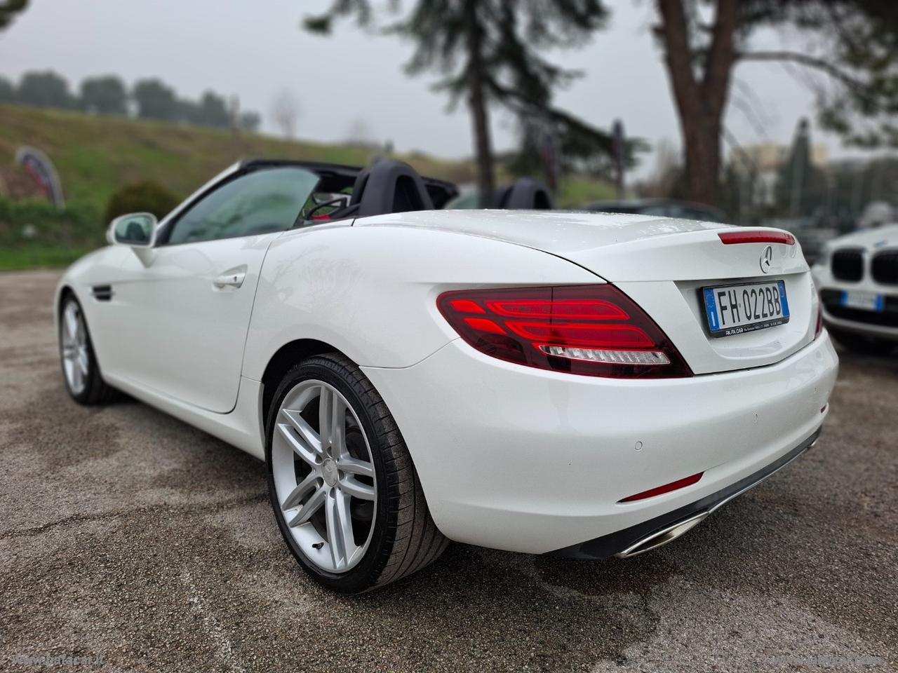 MERCEDES-BENZ SLC 250 d AMG line