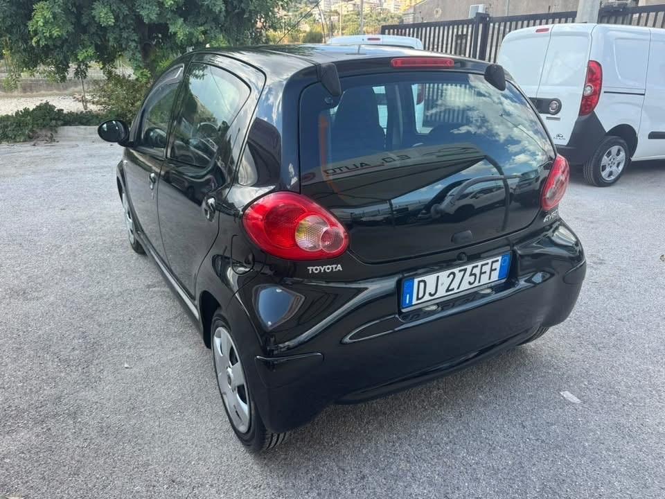 TOYOTA AYGO 1.0 12V VVT-i 5 porte Sol