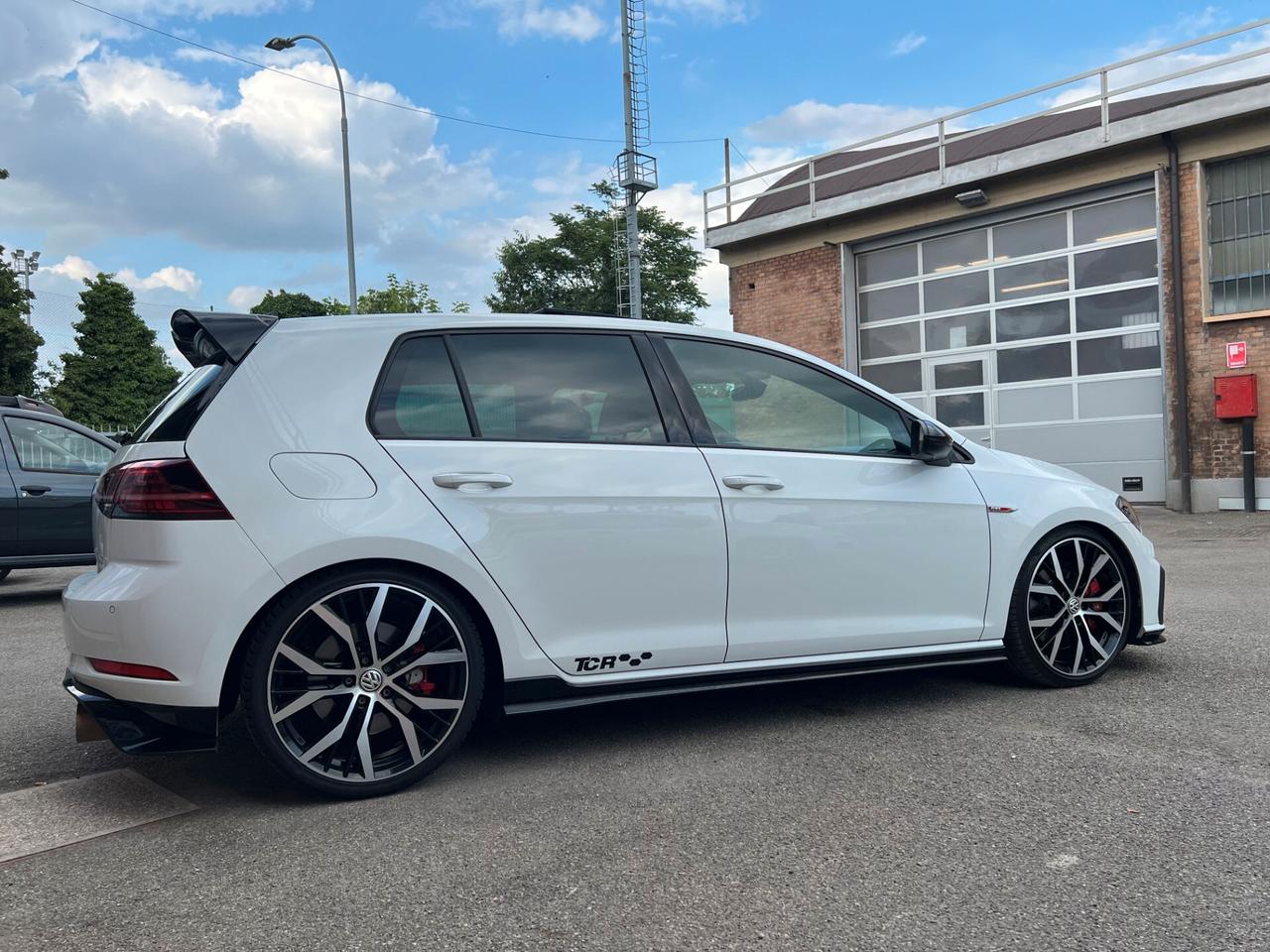 Golf 7,5 GTI TCR FULL OPTIONAL ( PARI AL NUOVO)