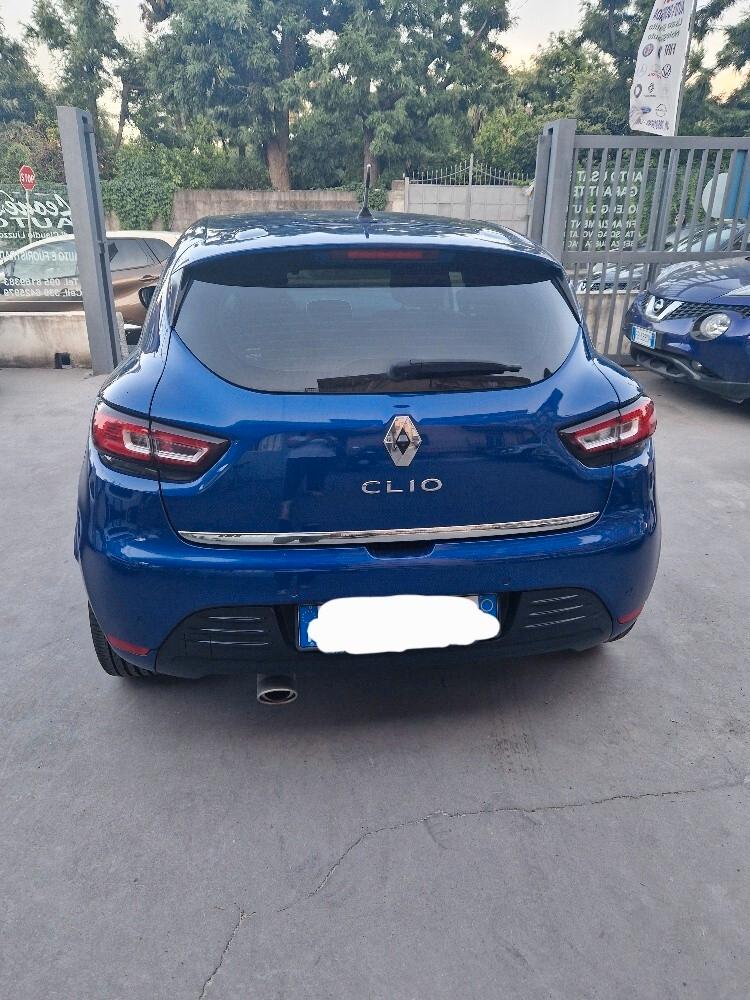 Renault Clio dCi 8V 75 CV 5 porte Moschino Life