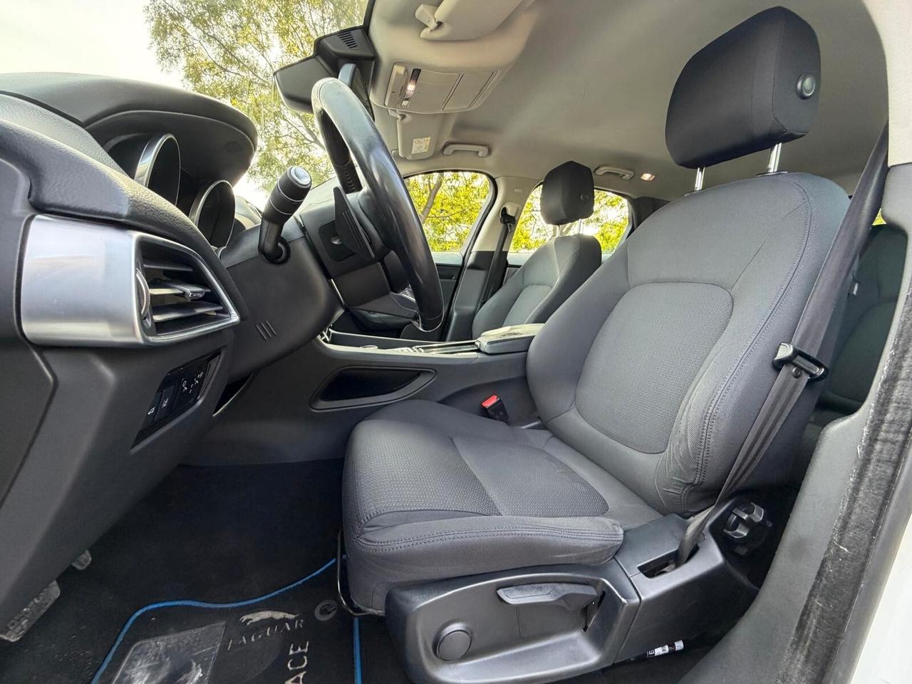 Jaguar F-Pace 2.0 D 180 CV AWD aut. Pure