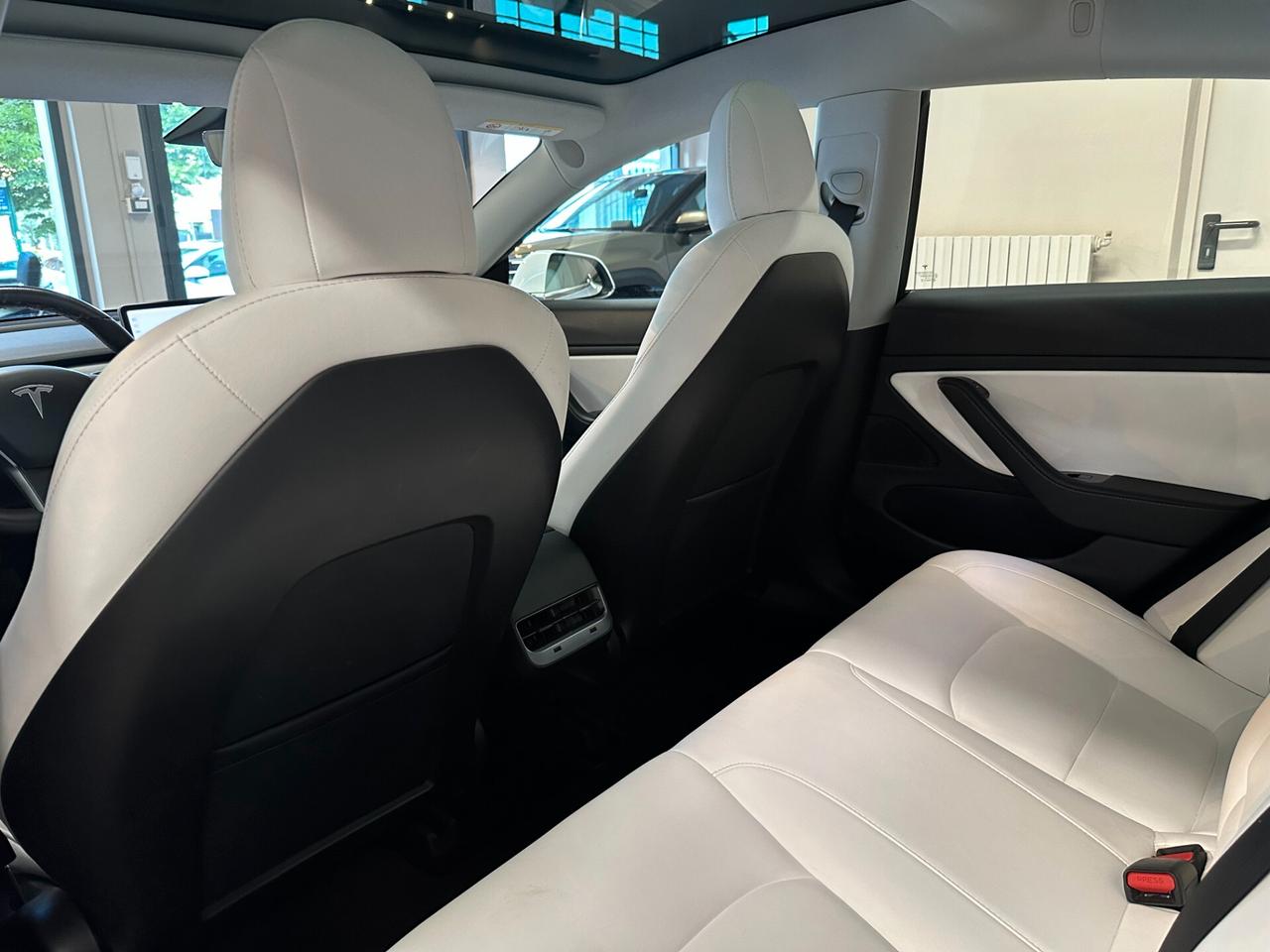 Tesla Model 3 Long Range AWD Long Range