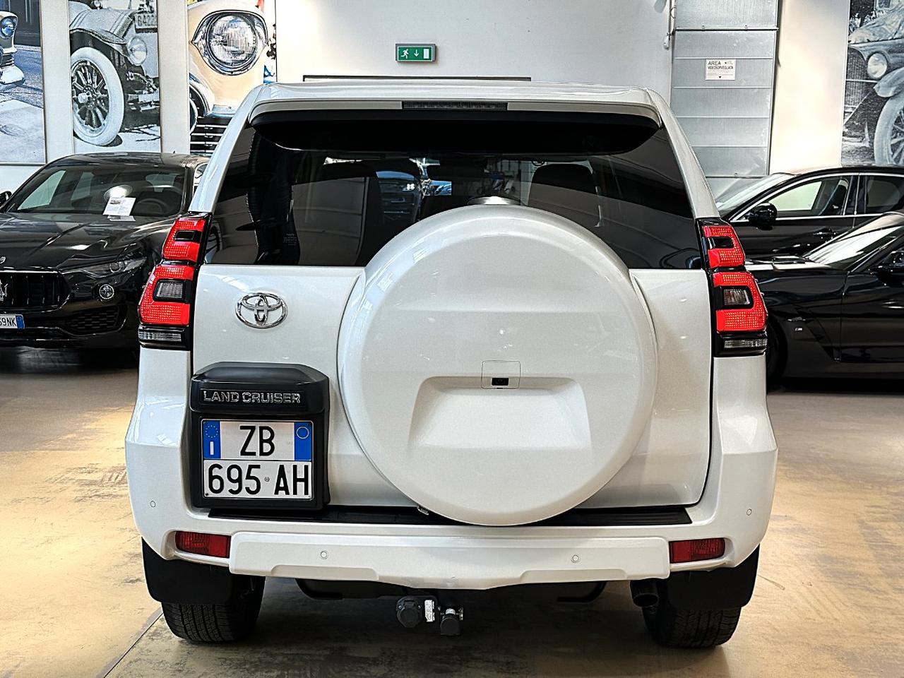 Toyota Land Cruiser 3 Porte 2.8 d-4d Lounge auto - Gancio Traino