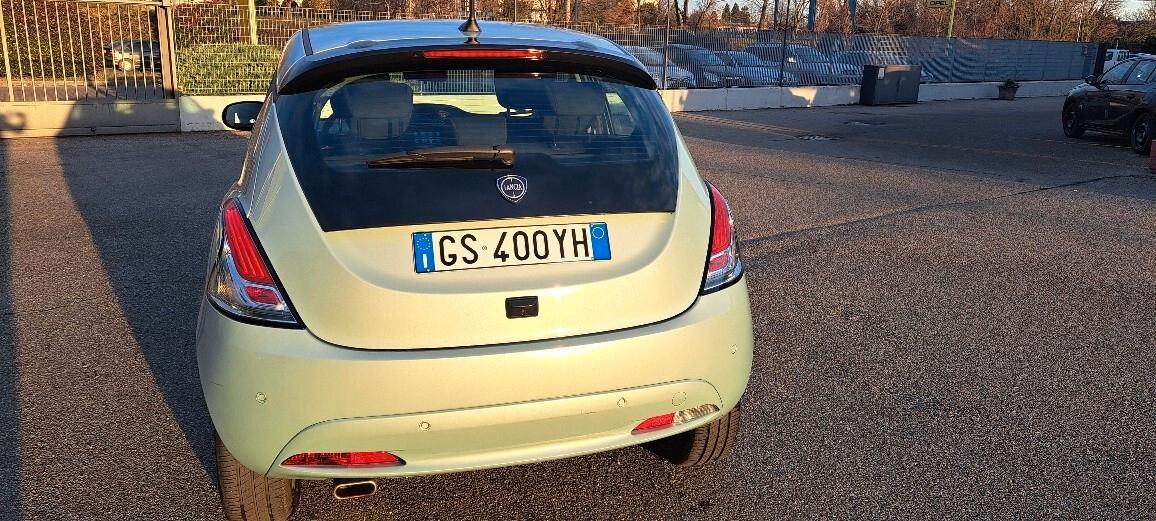 Lancia Ypsilon 1.0 FireFly 5 porte S&S Hybrid Platino