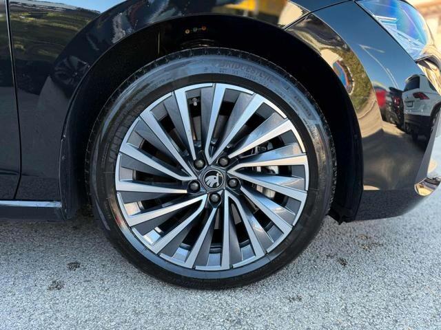 Skoda Superb 2.0 TSI DSG 4x4 Wagon Laurin&Klement