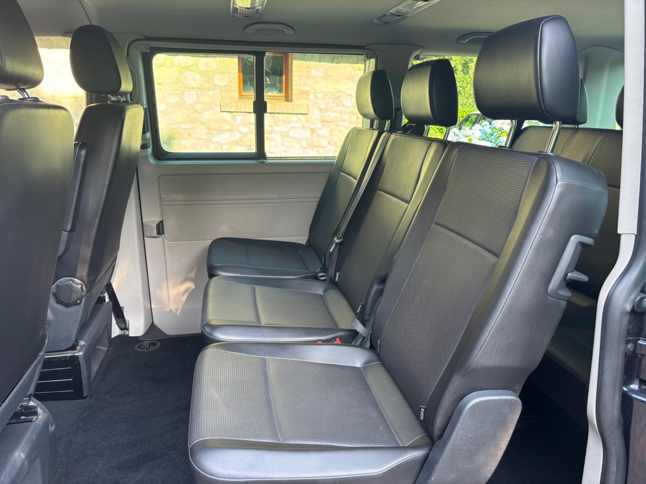 Volkswagen Caravelle 2.0 TDI 204CV DSG 4 Motion 8 Posti