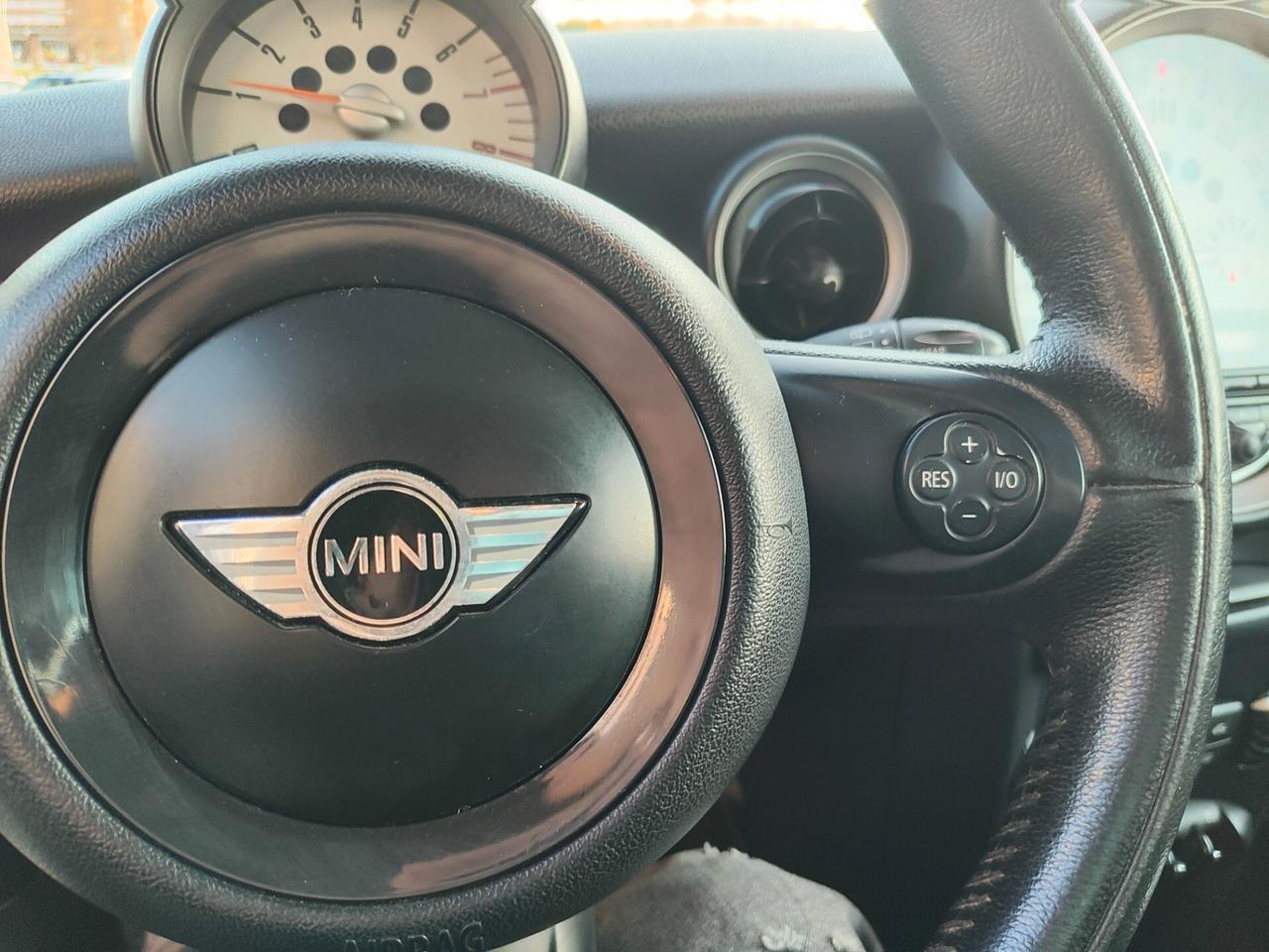 MINI COOPER ONE - adatta a neopatentati