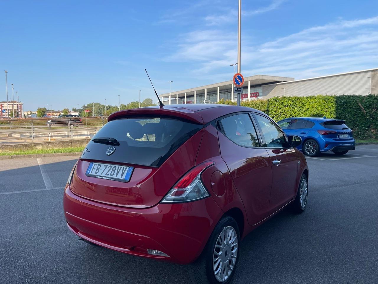 Lancia Ypsilon 1.2 69 CV 5 porte Platinum