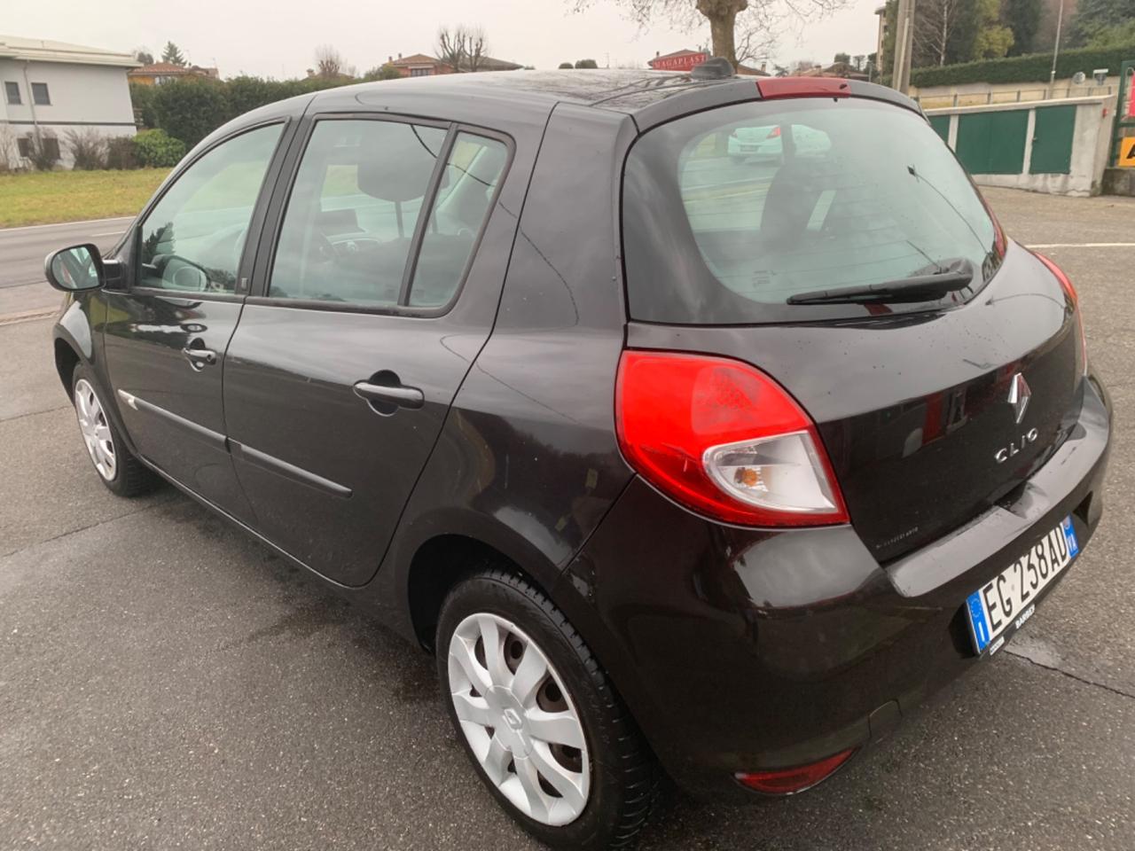Renault Clio 1.2 16V 5 porte Luxe