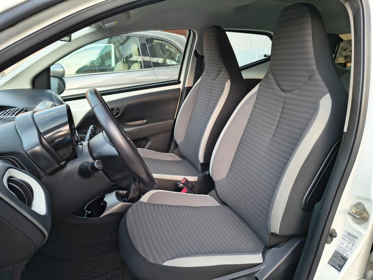 Toyota Aygo Connect 1.0 VVT-i 72 CV 5 porte x-fun
