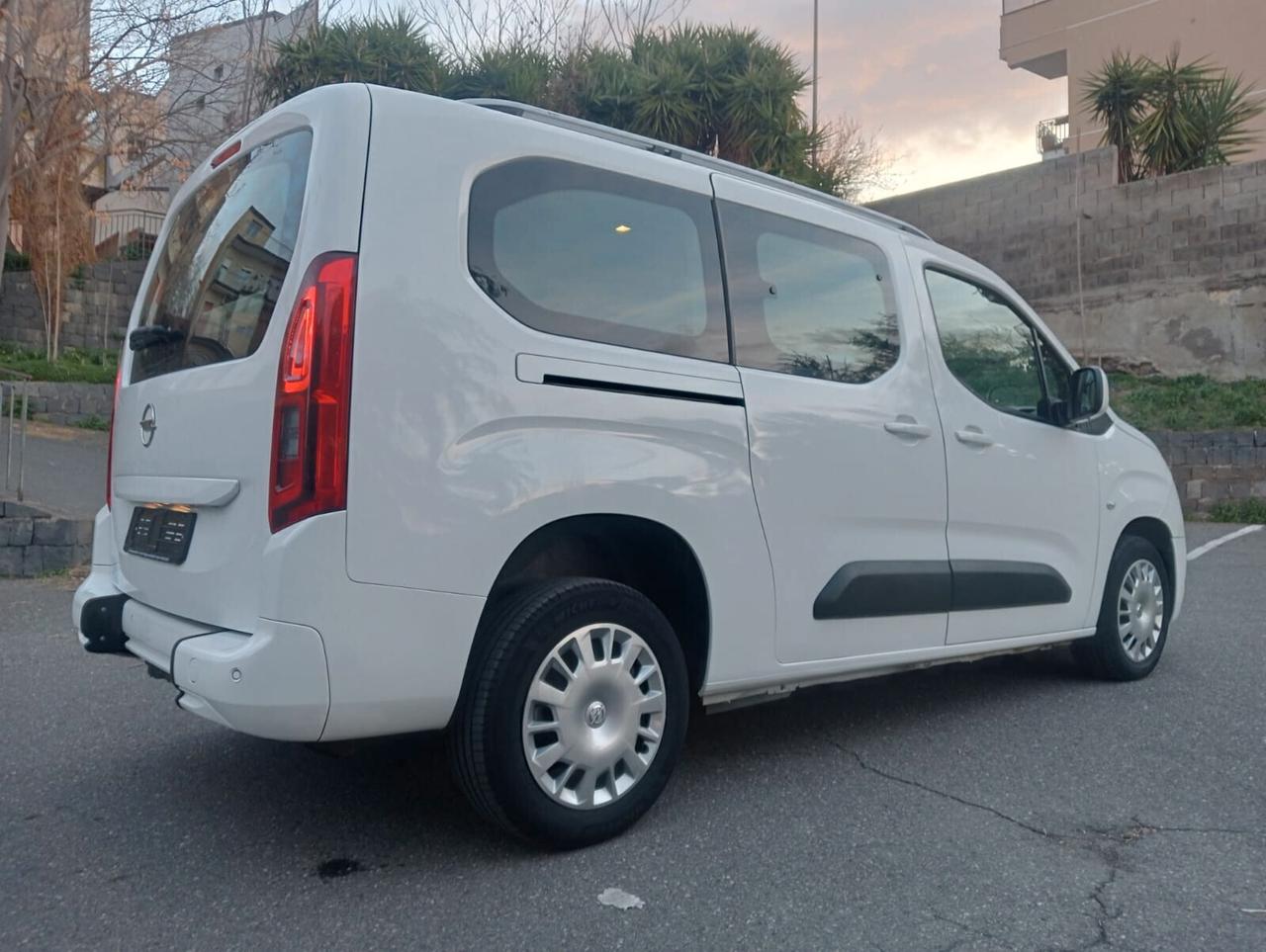 Opel Combo Life Opel Combo Life pianale ribassato con rampa disabili in carrozzina