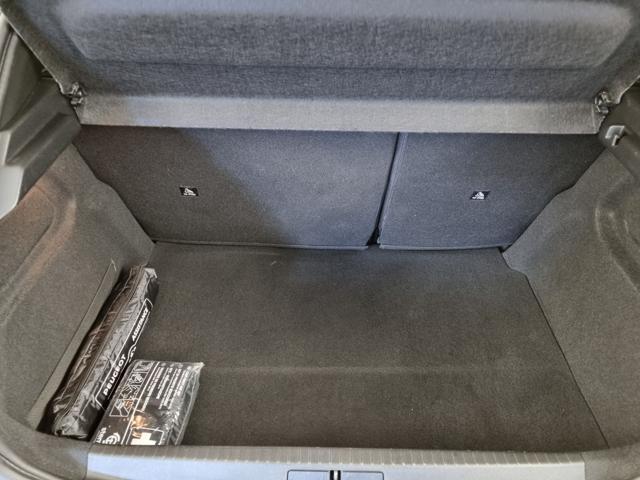 PEUGEOT 208 motore elettrico 136 CV 5 porte Active