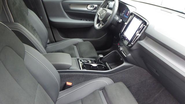 VOLVO XC40 B3 automatico Plus Dark