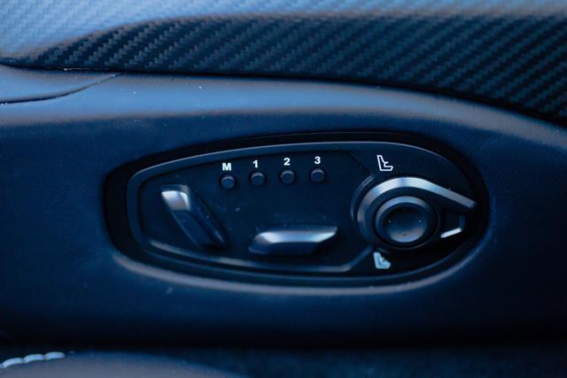 ASTON MARTIN Vantage Roadster