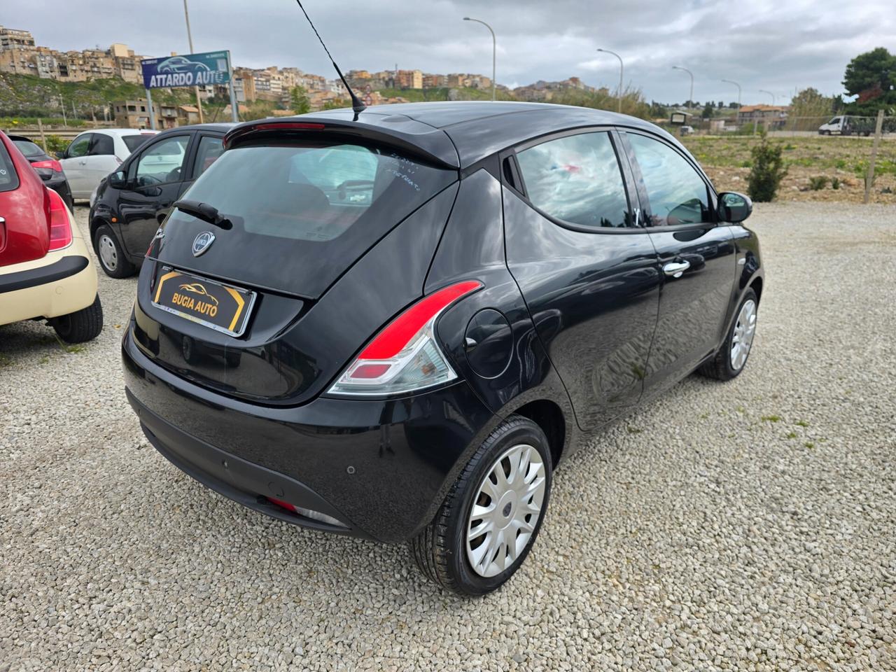 Lancia Ypsilon 1.2 69 CV 5 porte S&S Gold