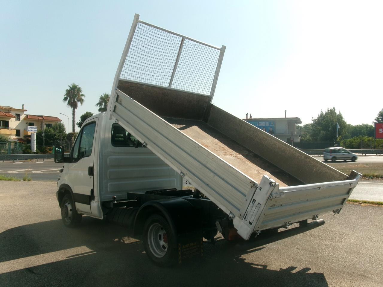 Iveco Daily 35C14 3000 140CV RIBALTABILE TRILATERALE TR5