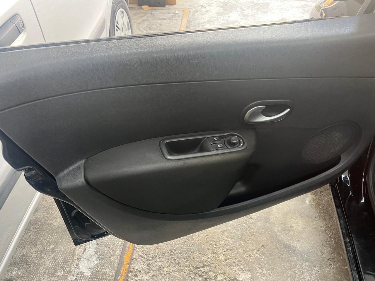 Renault Clio 1.2 16V 5 porte GPL neopatentati