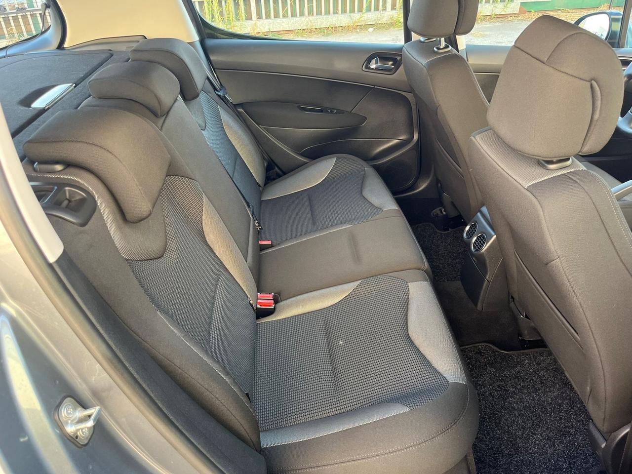 Peugeot 308 1.6 THP 150CV 5p. Féline 62000 km
