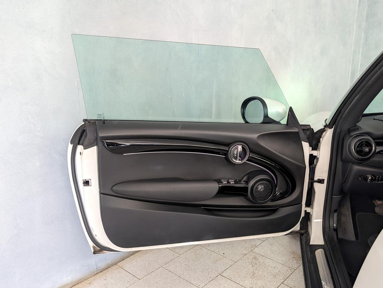 Mini Cooper Cabrio 1.5 Cooper Premium Plus