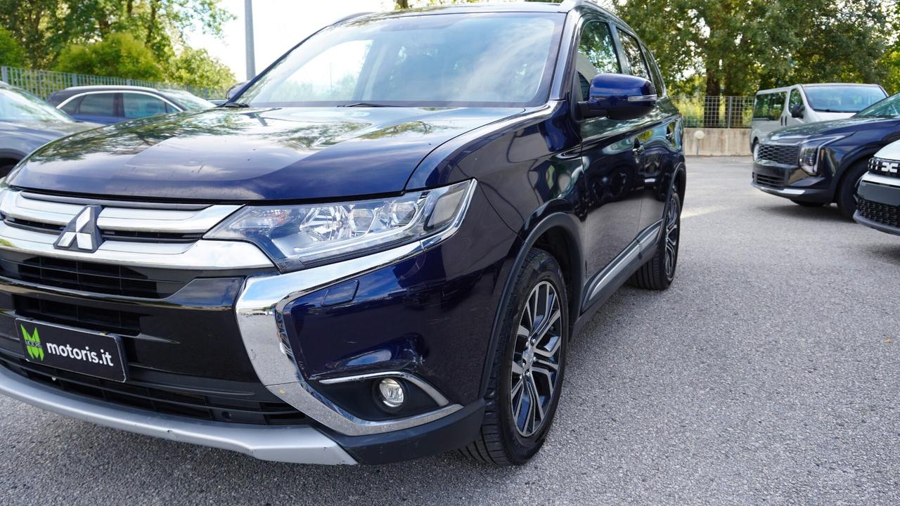 Mitsubishi Outlander 2.2 DI-D 4WD Intense