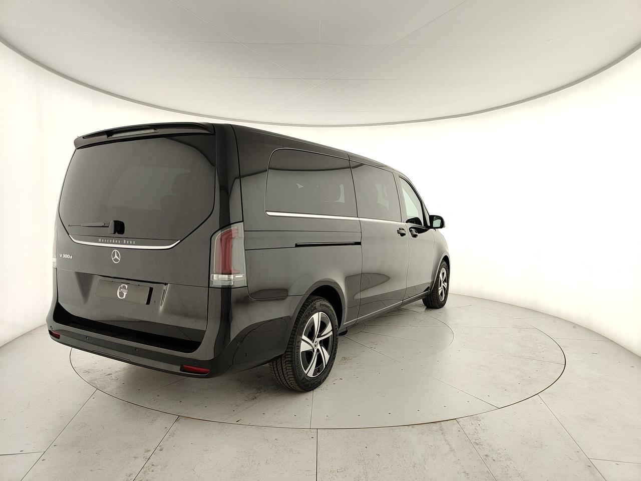 Mercedes-Benz V 300 d AVANTGARDE Extralong