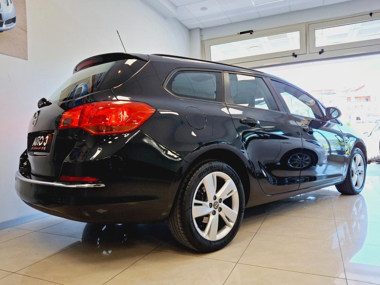 Opel Astra 1.4 Turbo 140CV Sports Tourer GPL Tech Cosmo