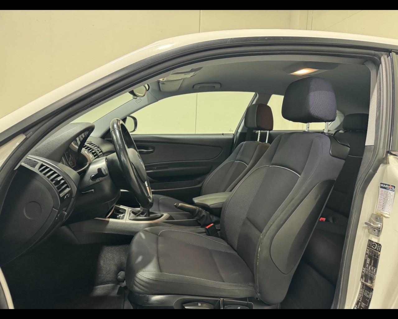 BMW SERIE 1 E81 118D